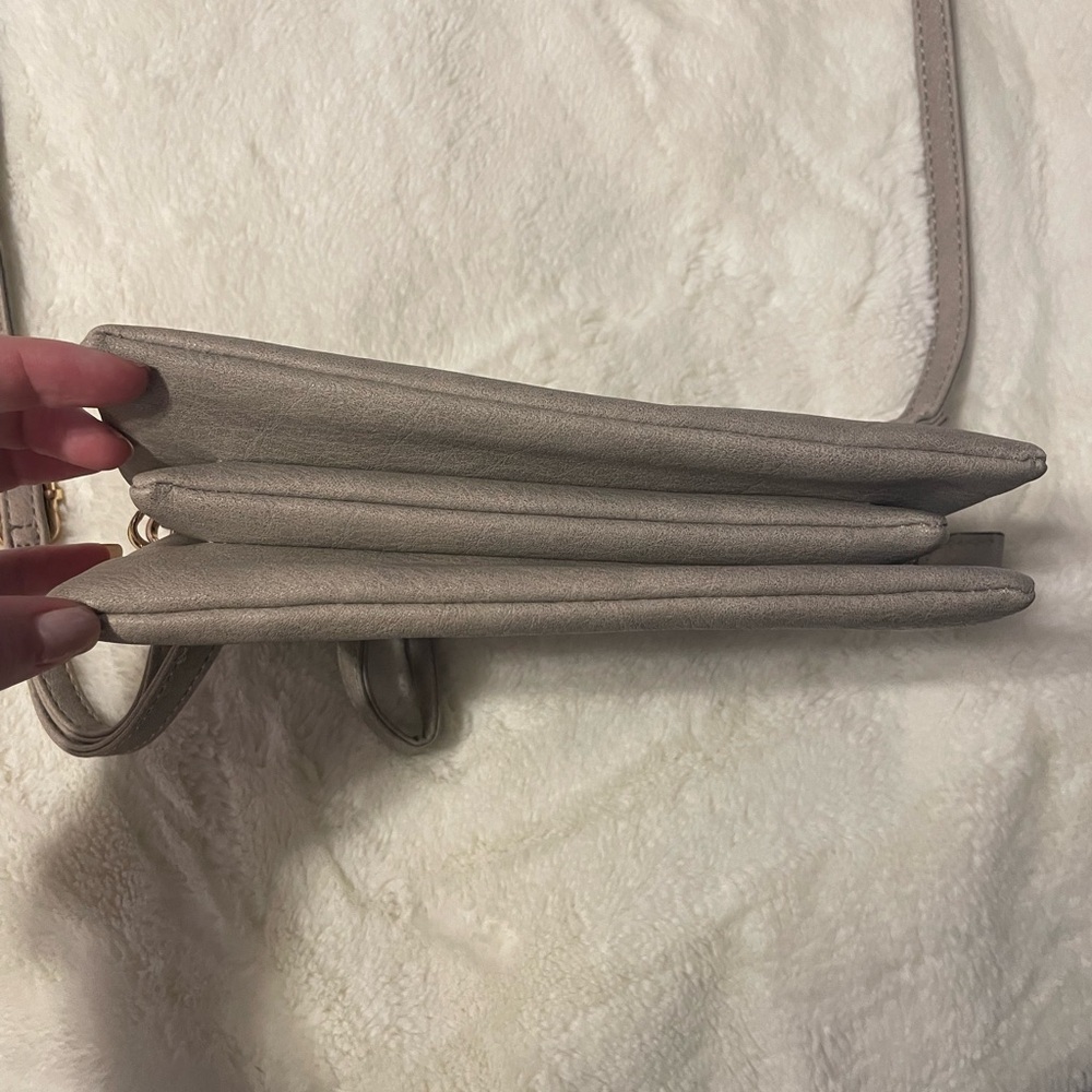 Elegant Gray Crossbody Bag - Picture 3 of 6